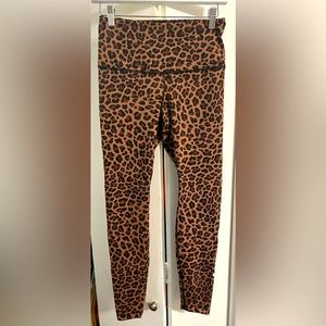 NWOT Nike Leggings Size Small